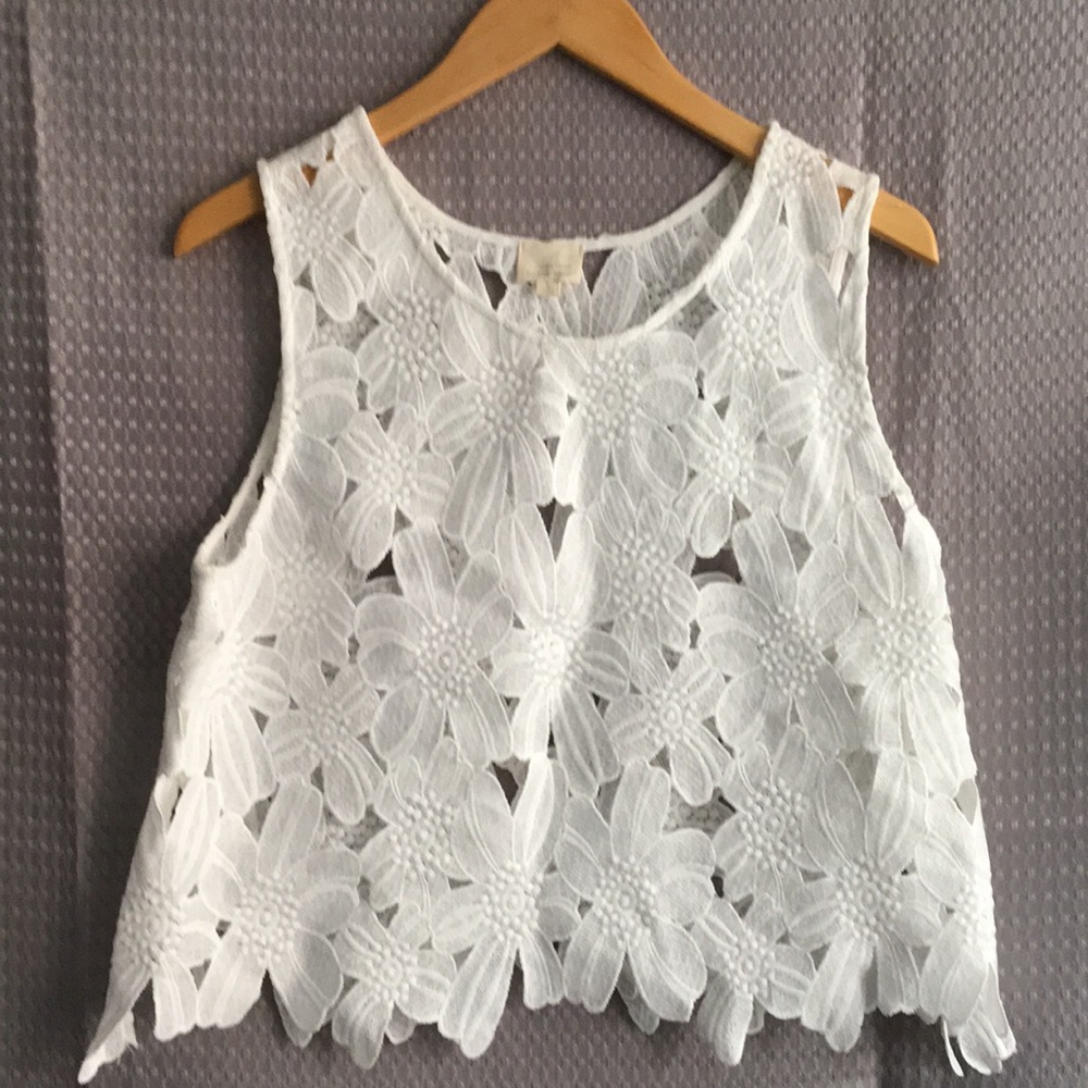 Bright white floral crop top (L)